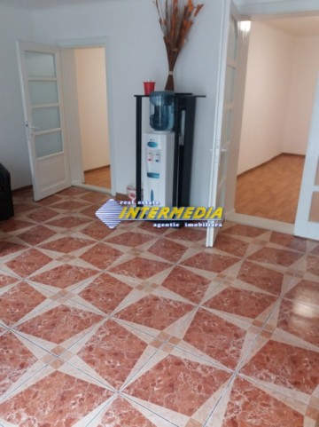 spatiu-comercial-de-vanzare-70-mp-alba-iulia-zona-cetate-goldis-3